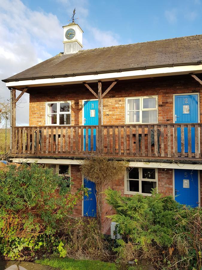 Hanmer Arms Exterior foto