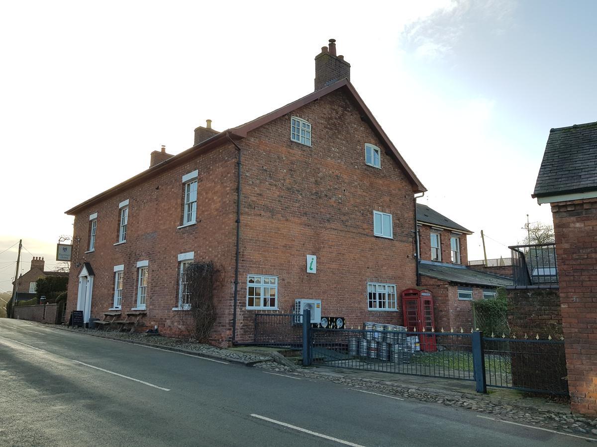 Hanmer Arms Exterior foto